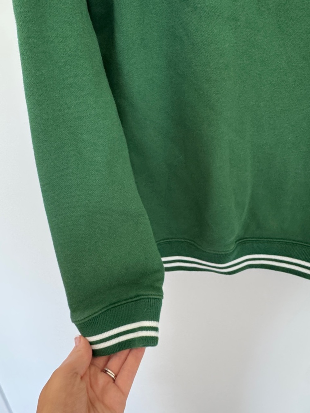 Disney Winnie The Pooh Green Vintage Style Graphic Crewneck Sweatshirt - Size S - Picture 4 of 6